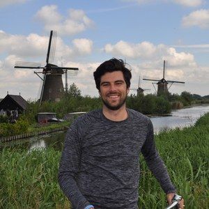 Meet your Posher, Alex